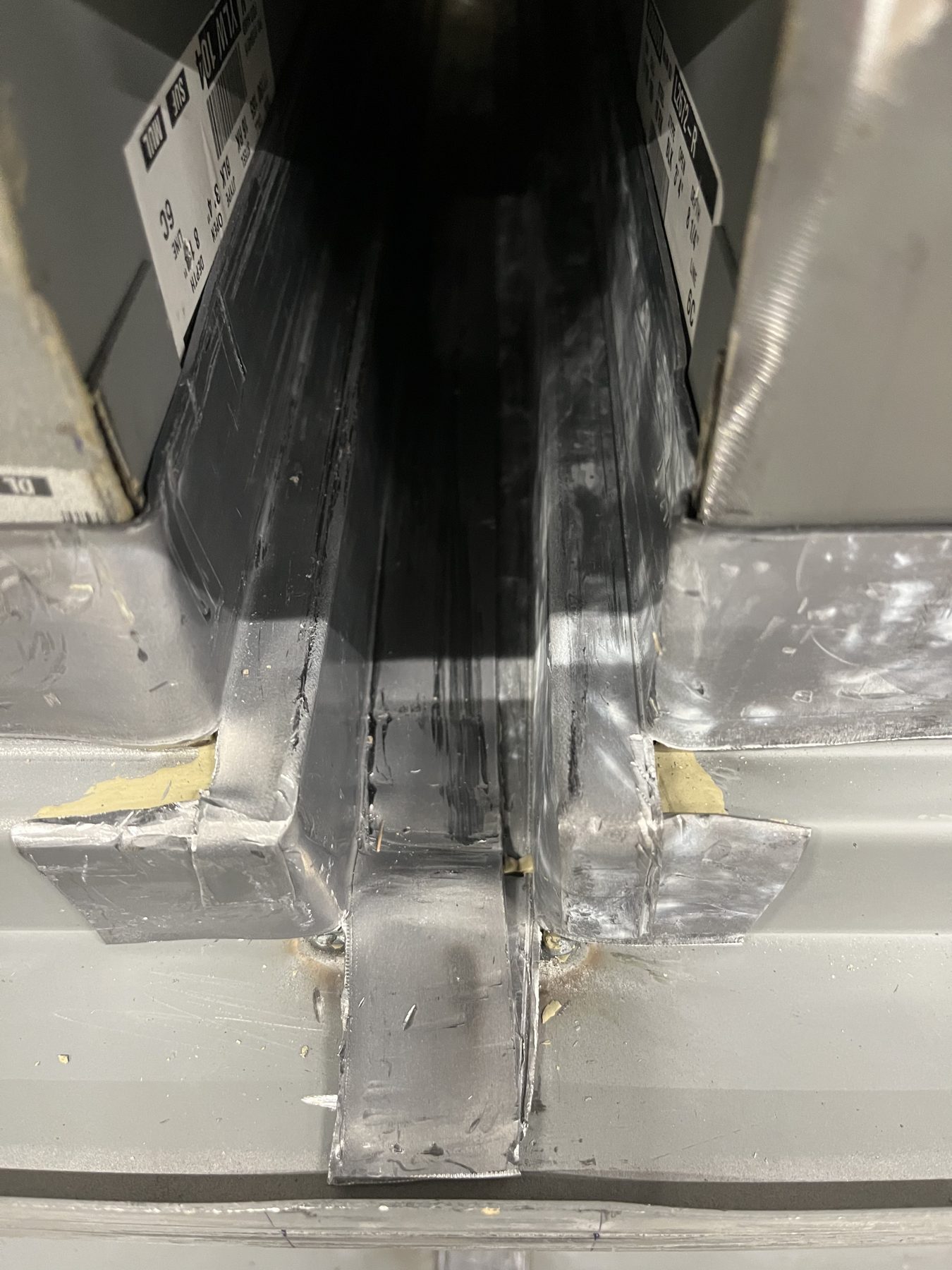 Sealed lead-lined penetration detail.